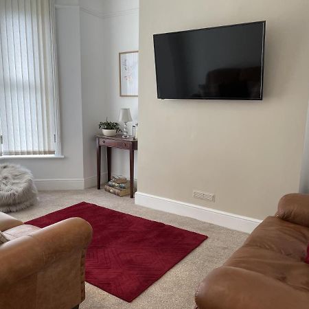 4 Bedroom House In Harrogate Town Centre Екстер'єр фото