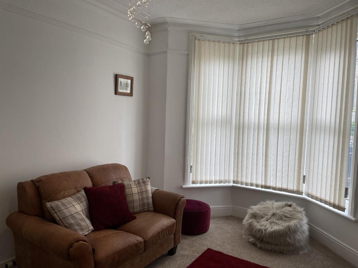 4 Bedroom House In Harrogate Town Centre Екстер'єр фото