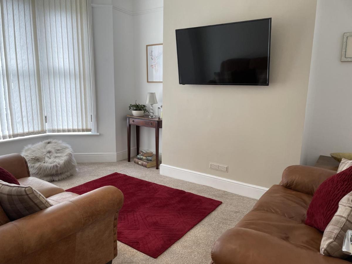 4 Bedroom House In Harrogate Town Centre Екстер'єр фото
