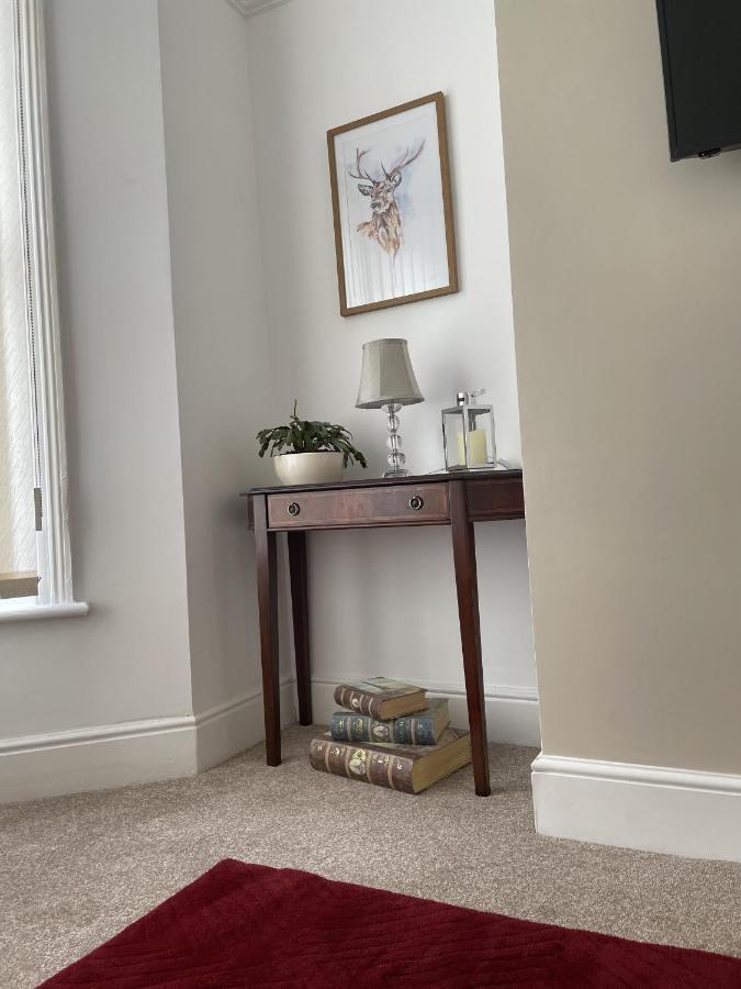 4 Bedroom House In Harrogate Town Centre Екстер'єр фото