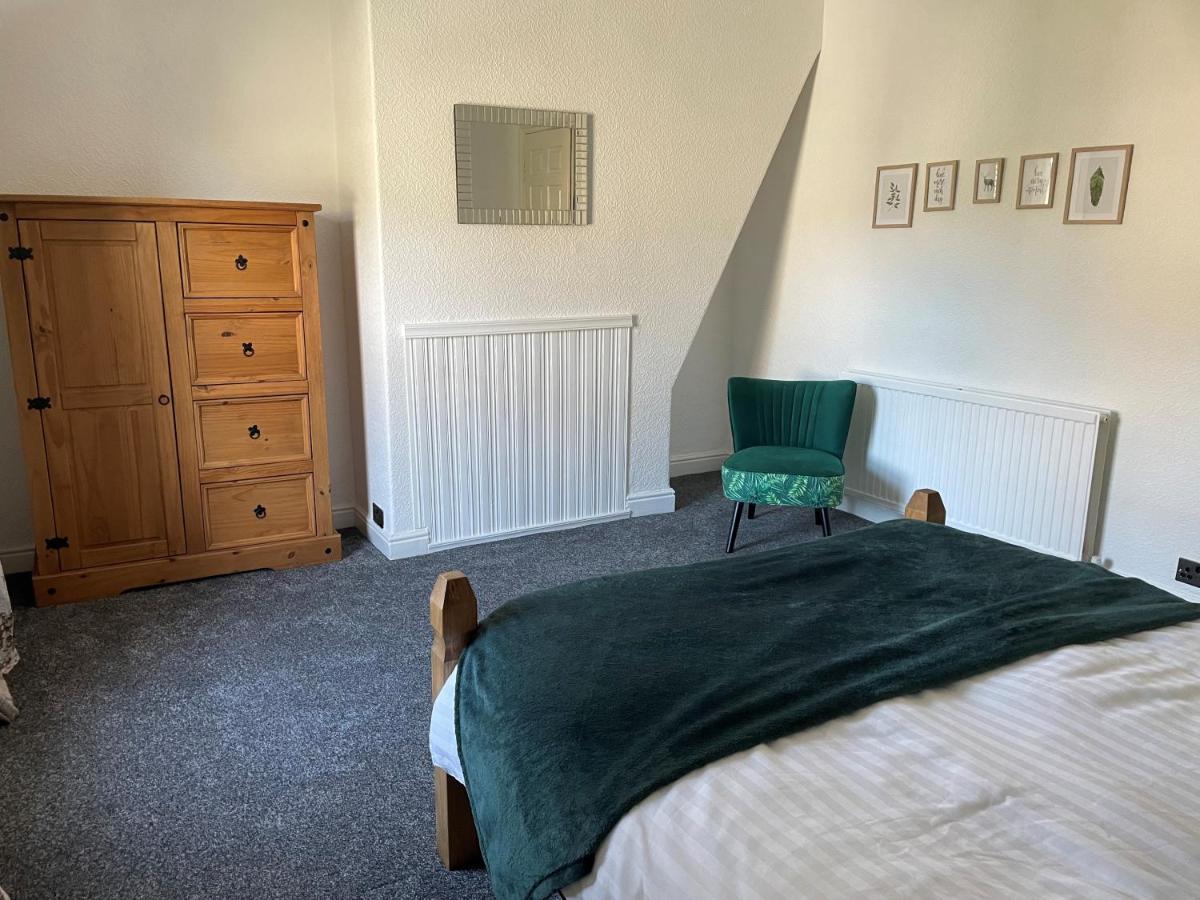 4 Bedroom House In Harrogate Town Centre Екстер'єр фото