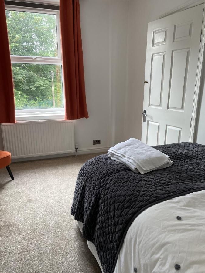 4 Bedroom House In Harrogate Town Centre Екстер'єр фото